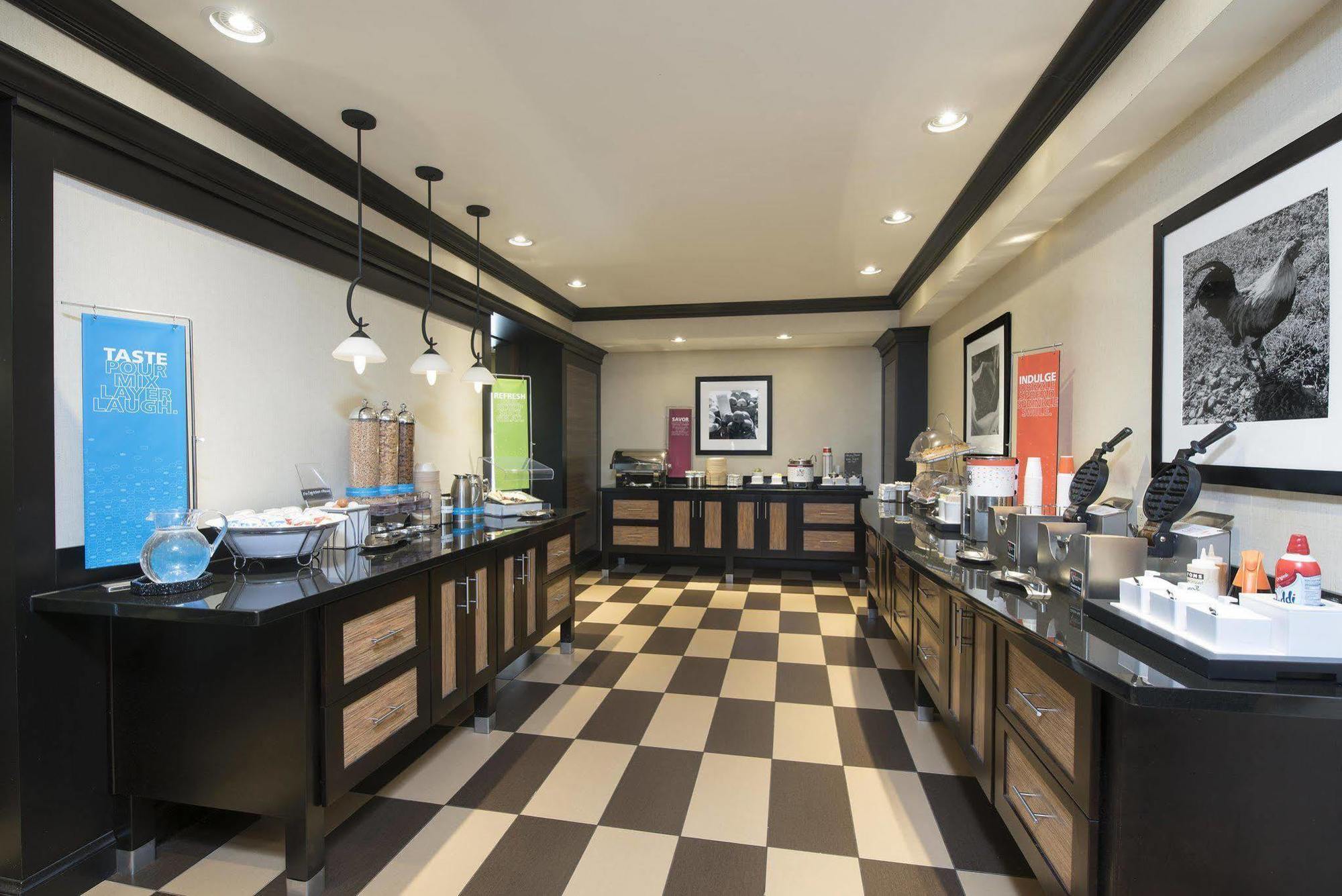 Hampton Inn & Suites Crawfordsville Bagian luar foto
